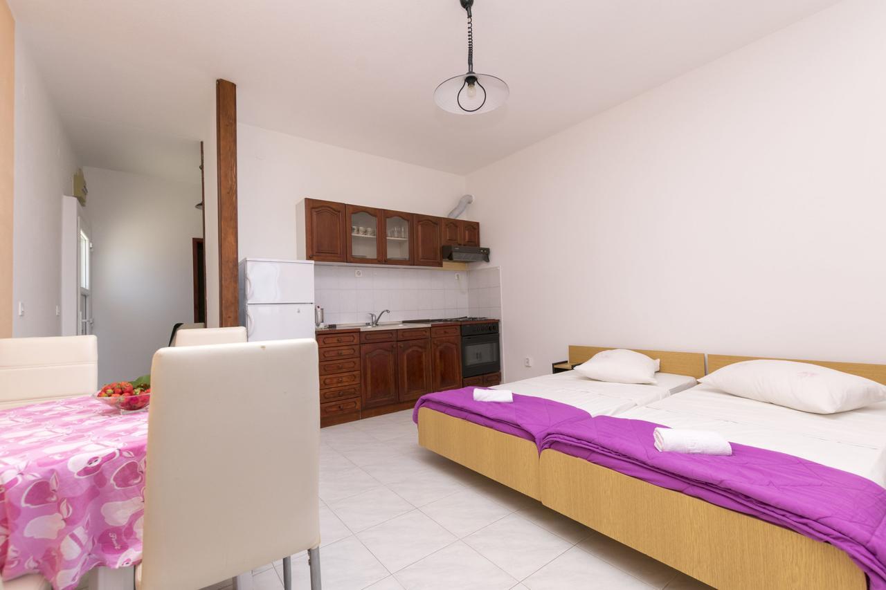 Apartment A Cappella Music *